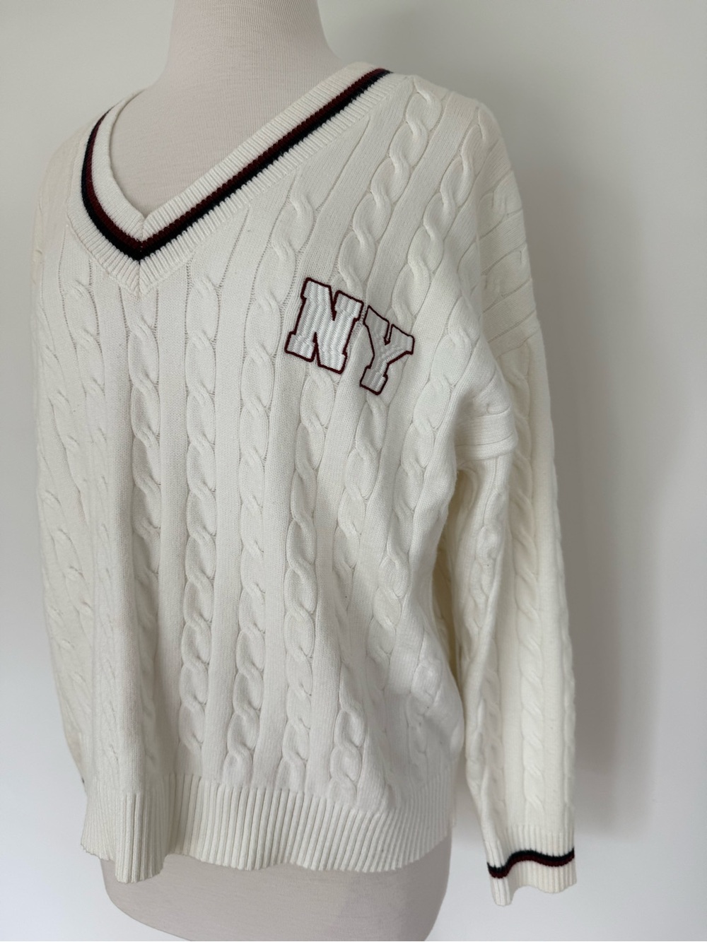 White Cable-Knit V-Neck Sweater with Maroon Trim